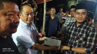 PJ Bupati Konawe Bersama Ketua APDESI Sultra Salurkan Bantuan Pembangunan Masjid