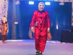 Pesona Pinetoto’ono: Kabupaten Konawe Berkilau di Ivent Sultra Tenun Carnaval