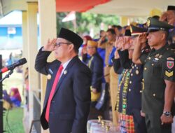 Hadiri Perayaan HUT Ke-20 Kecamatan Puriala, Harmin Ramba Salurkan Bantuan Sembako