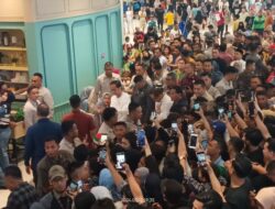 Jokowi Meriahkan The Park Mall Kota Kendari dengan Sapaan Hangat untuk Ribuan Pengunjung