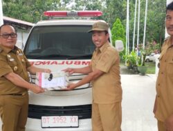 Tingkatkan Pelayanan Masyarakat, Penjabat Bupati Serahkan Mobil Ambulance