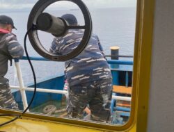 Lanal Kendari Tahan Tongkang CV UBP dan Tujuh ABK, Padahal Izin Lengkap