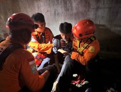 Aksi Nekat di Ujung Senja Kolaka, Remaja Panjat Tower Berakhir Selamat Berkat Tim SAR